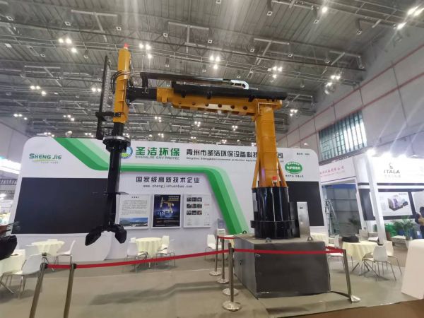 全自動撈渣機器人